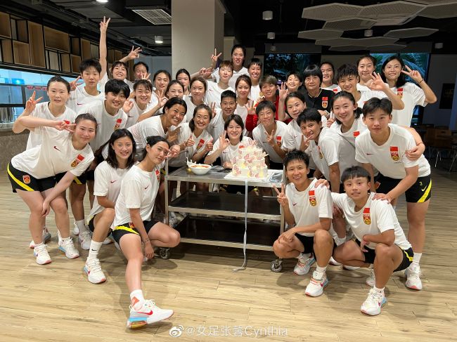 第49分钟，帕尔默横传，恩佐禁区弧顶远射，皮克福德将球扑住！